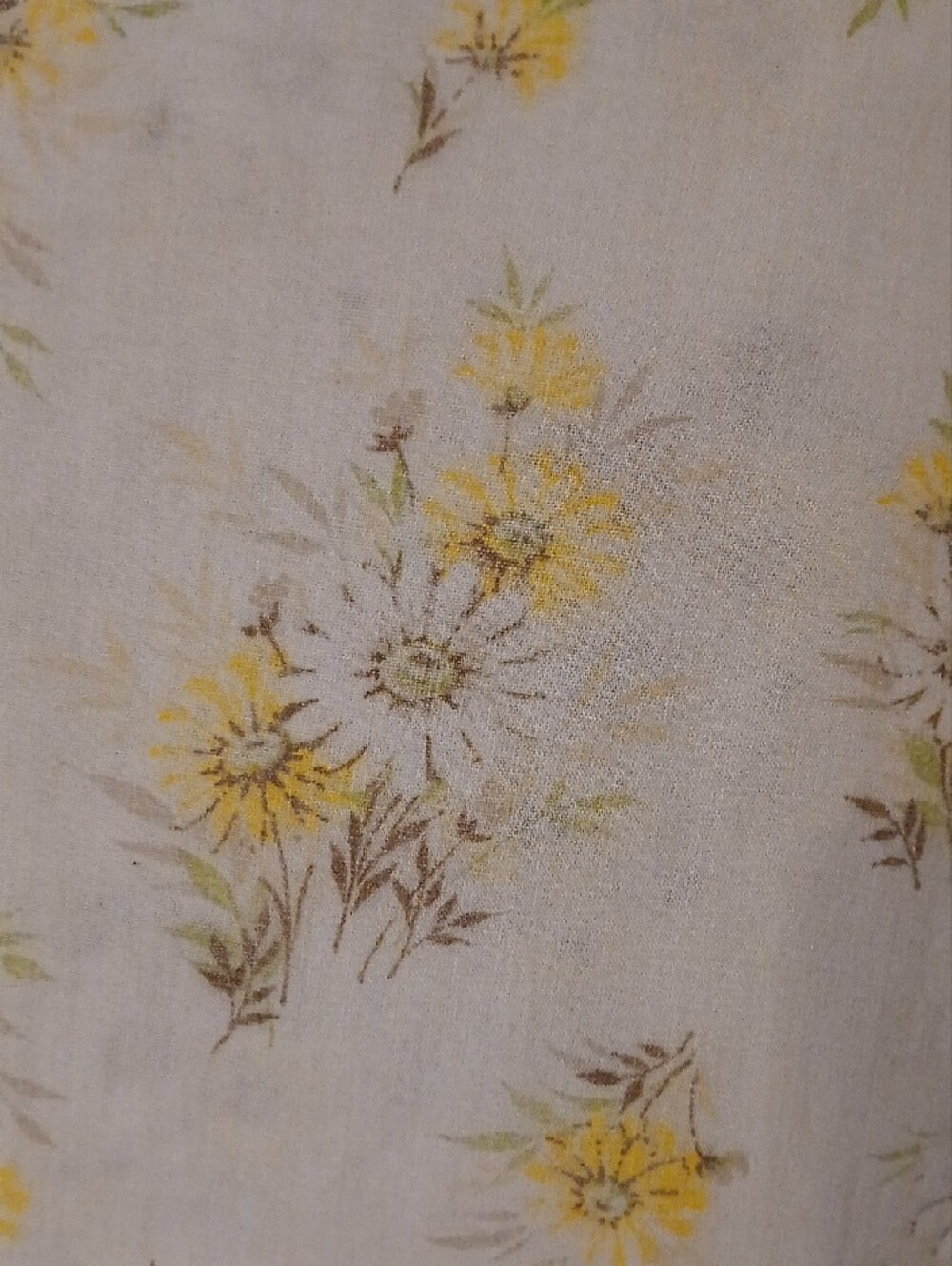 Source Unknown White and Yellow Floral Bedding Sheet - Picture 2 of 2